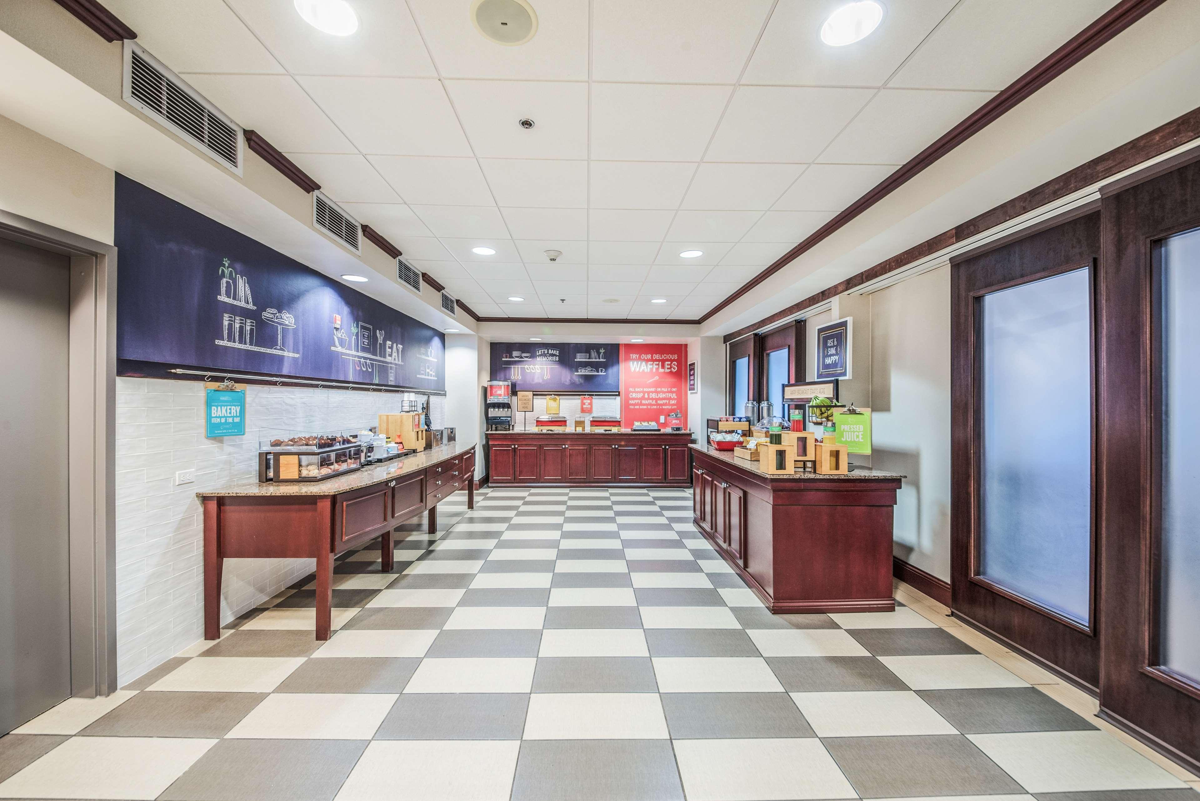 Hampton Inn Greenfield Dış mekan fotoğraf