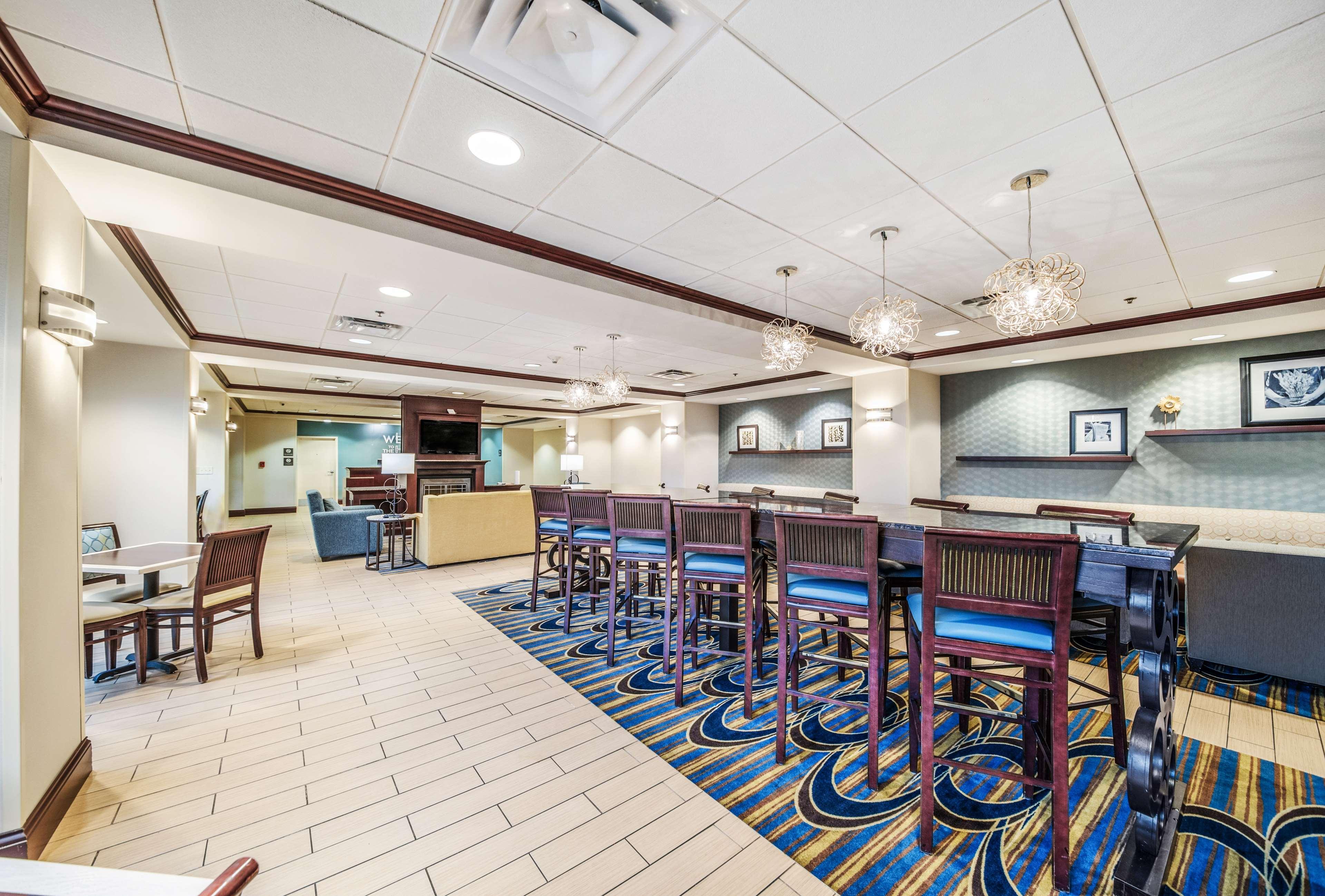 Hampton Inn Greenfield Dış mekan fotoğraf