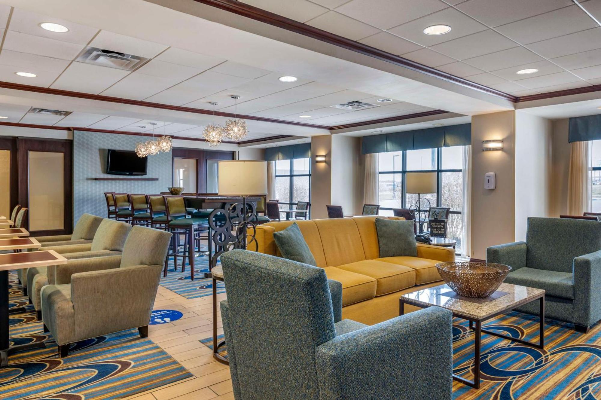 Hampton Inn Greenfield Dış mekan fotoğraf